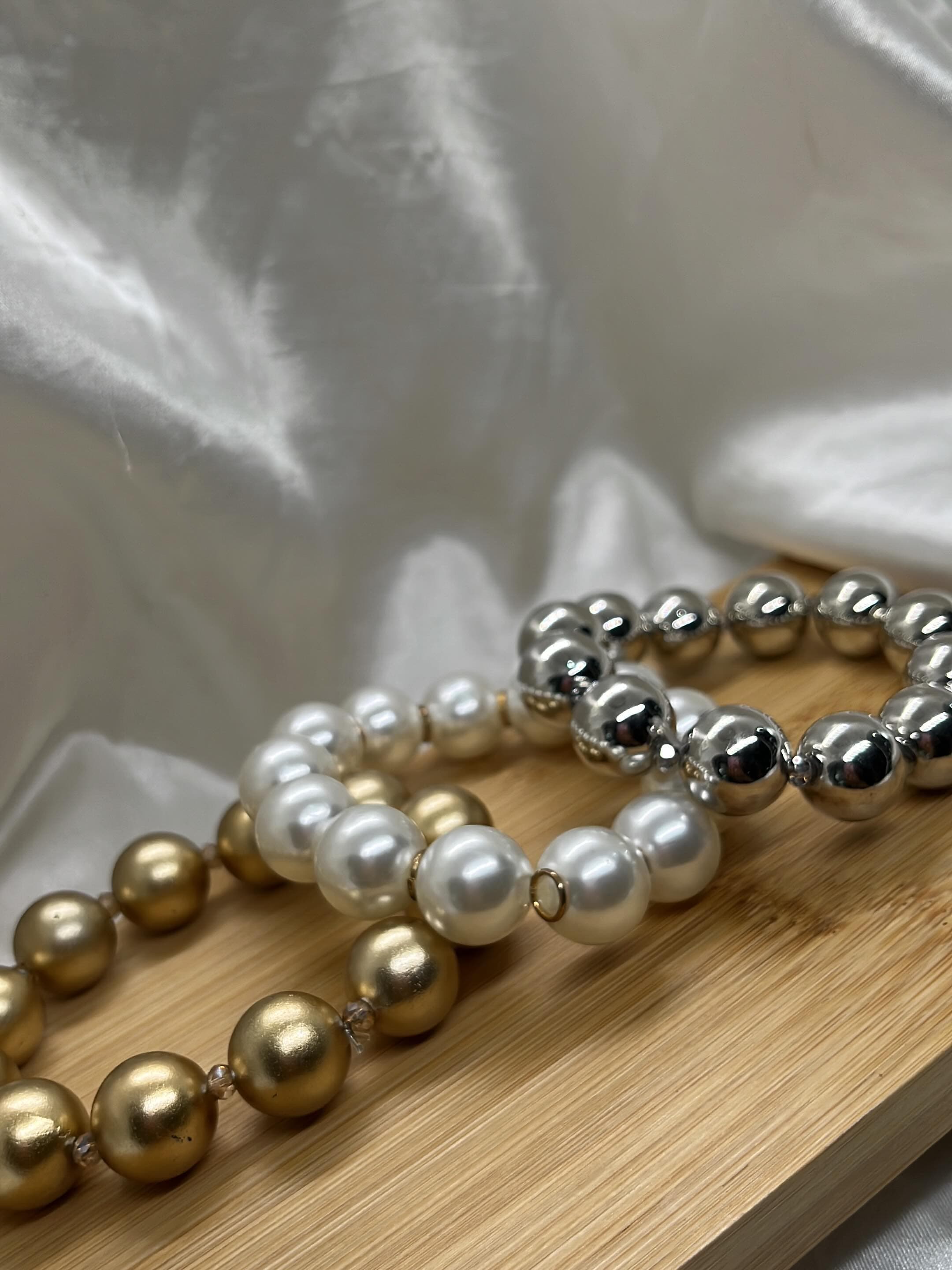 Pulseiras de contas metalizadas e peroladas — unidade — foto 1